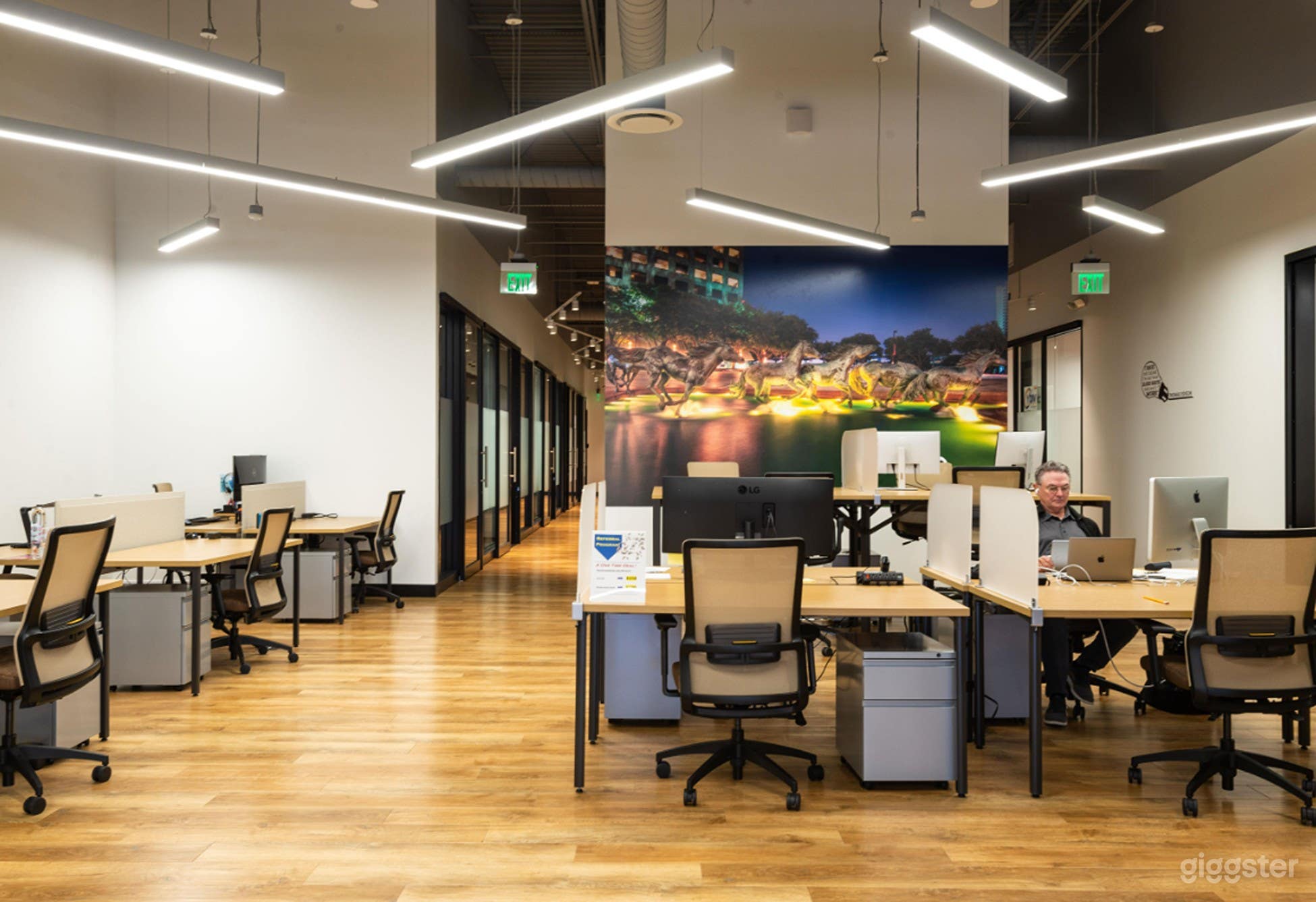 Open Area- Dedicated Desk Photo 2