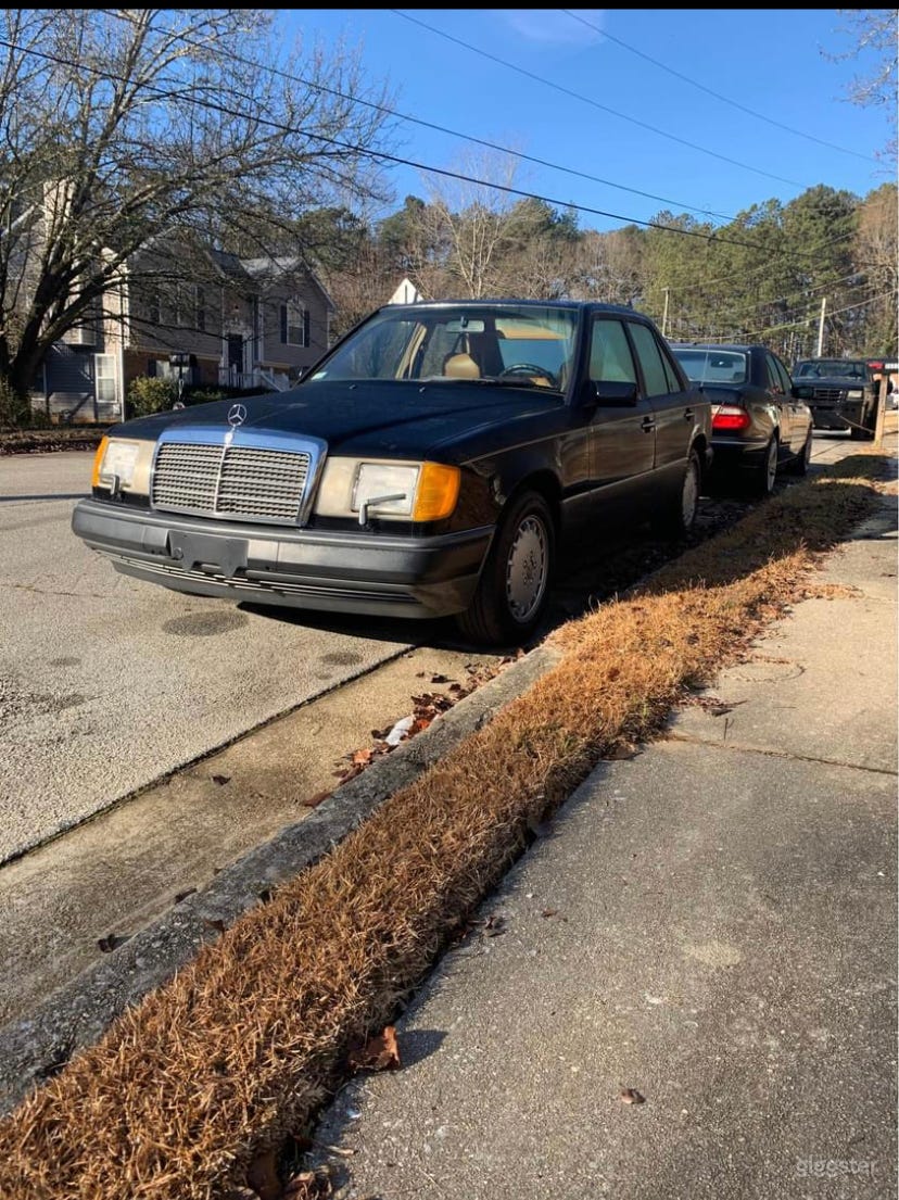 Mercedes Benz 300e Photo 1