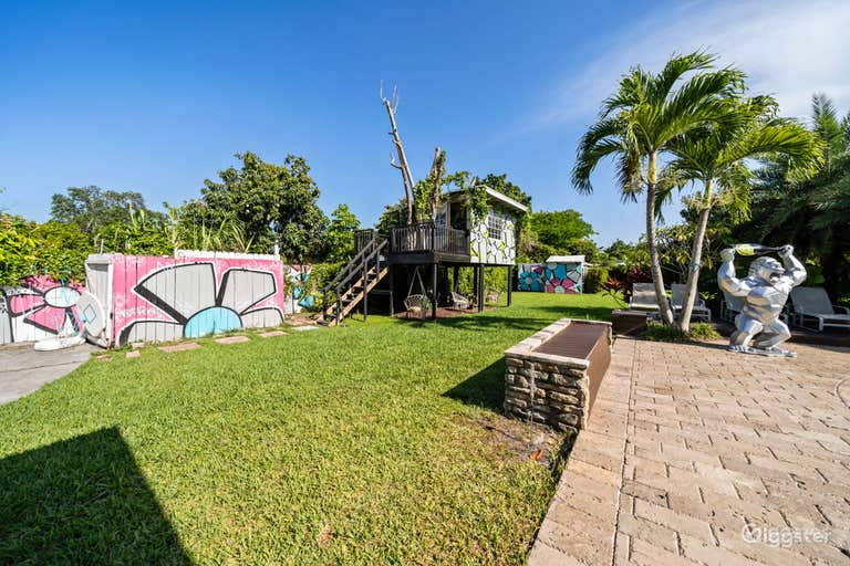  SERENE OASIS OF LUXURY: VILLA BLOCKCHAIN/POOL 