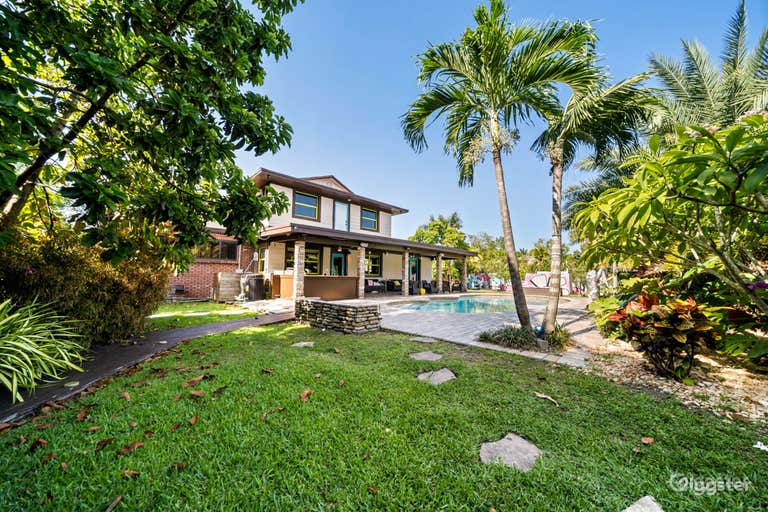  SERENE OASIS OF LUXURY: VILLA BLOCKCHAIN/POOL 