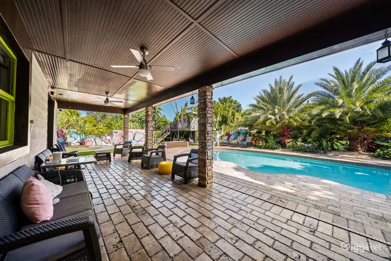  SERENE OASIS OF LUXURY: VILLA BLOCKCHAIN/POOL 