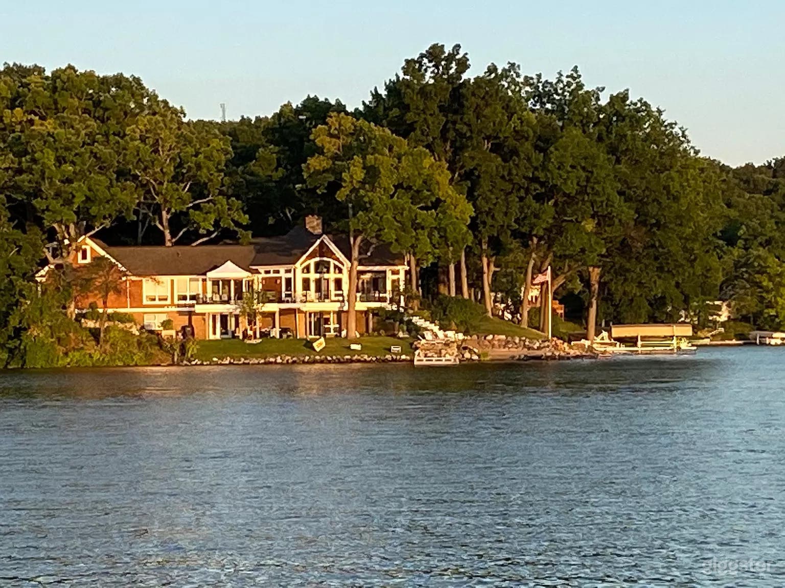 Charming Cape Cod Cottage with private beach Photo 3