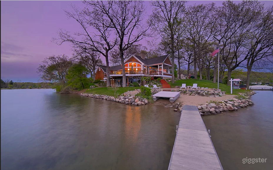 Charming Cape Cod Cottage with private beach Photo 2
