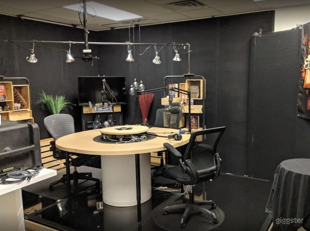 Podcast studio C in Las Vegas Photo 4