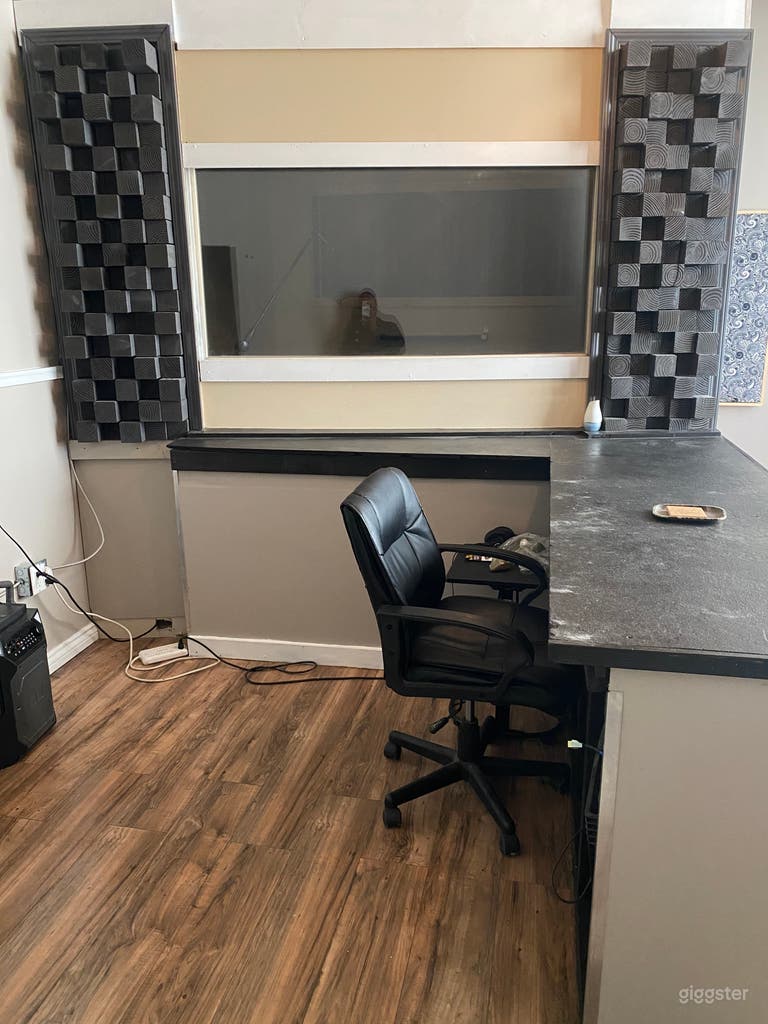  Office/Studio area 