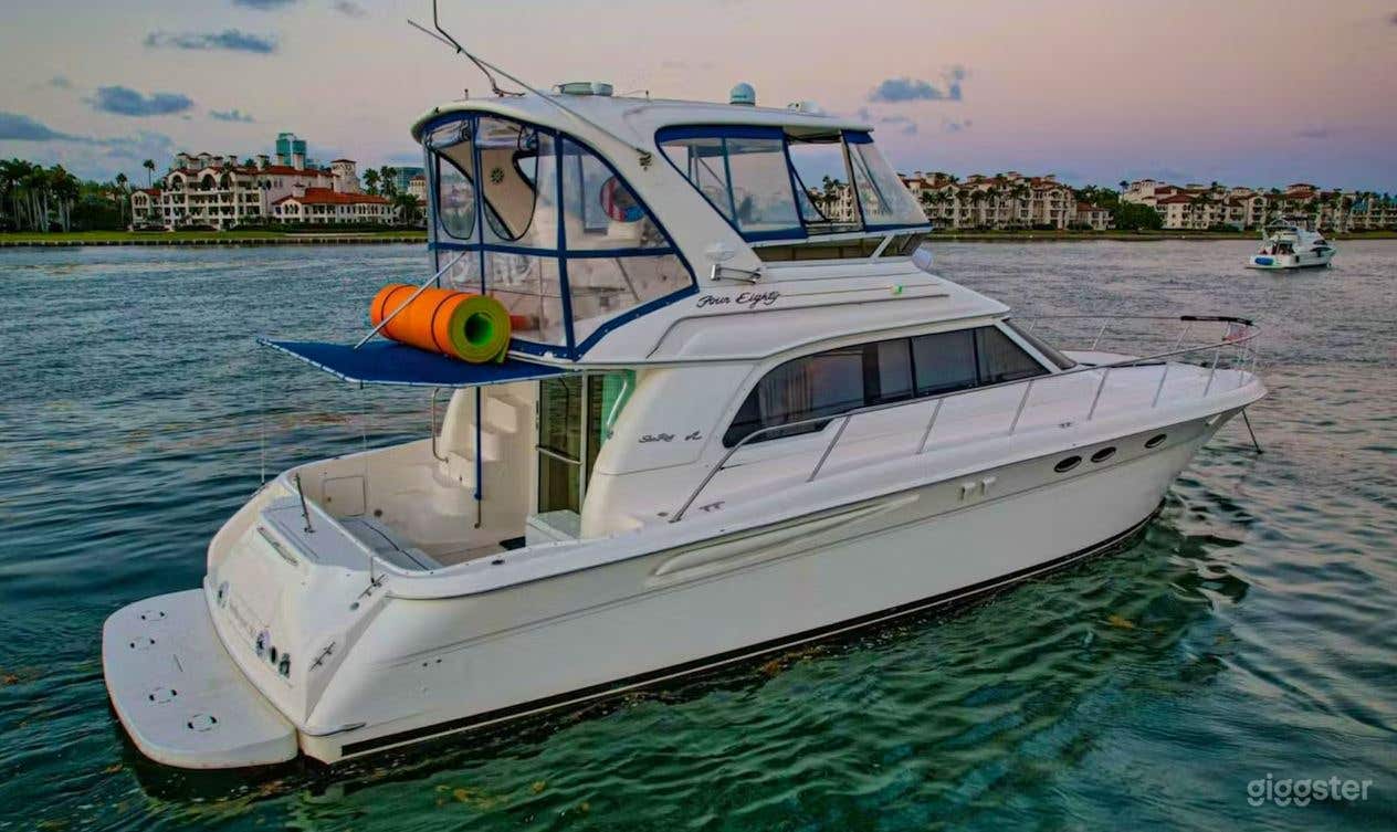 50' SEDAN BRIDGE Yacht (M) Photo 4