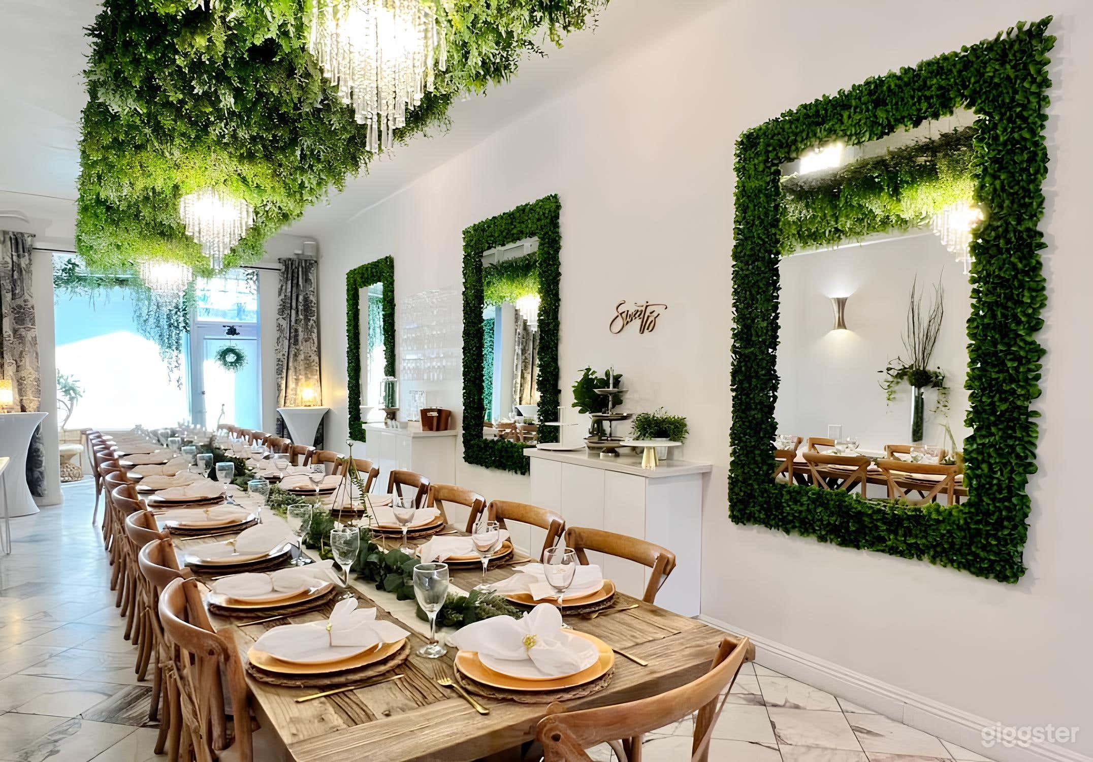 Chic Elegant Parisian-Style Venue for Events Photo 2