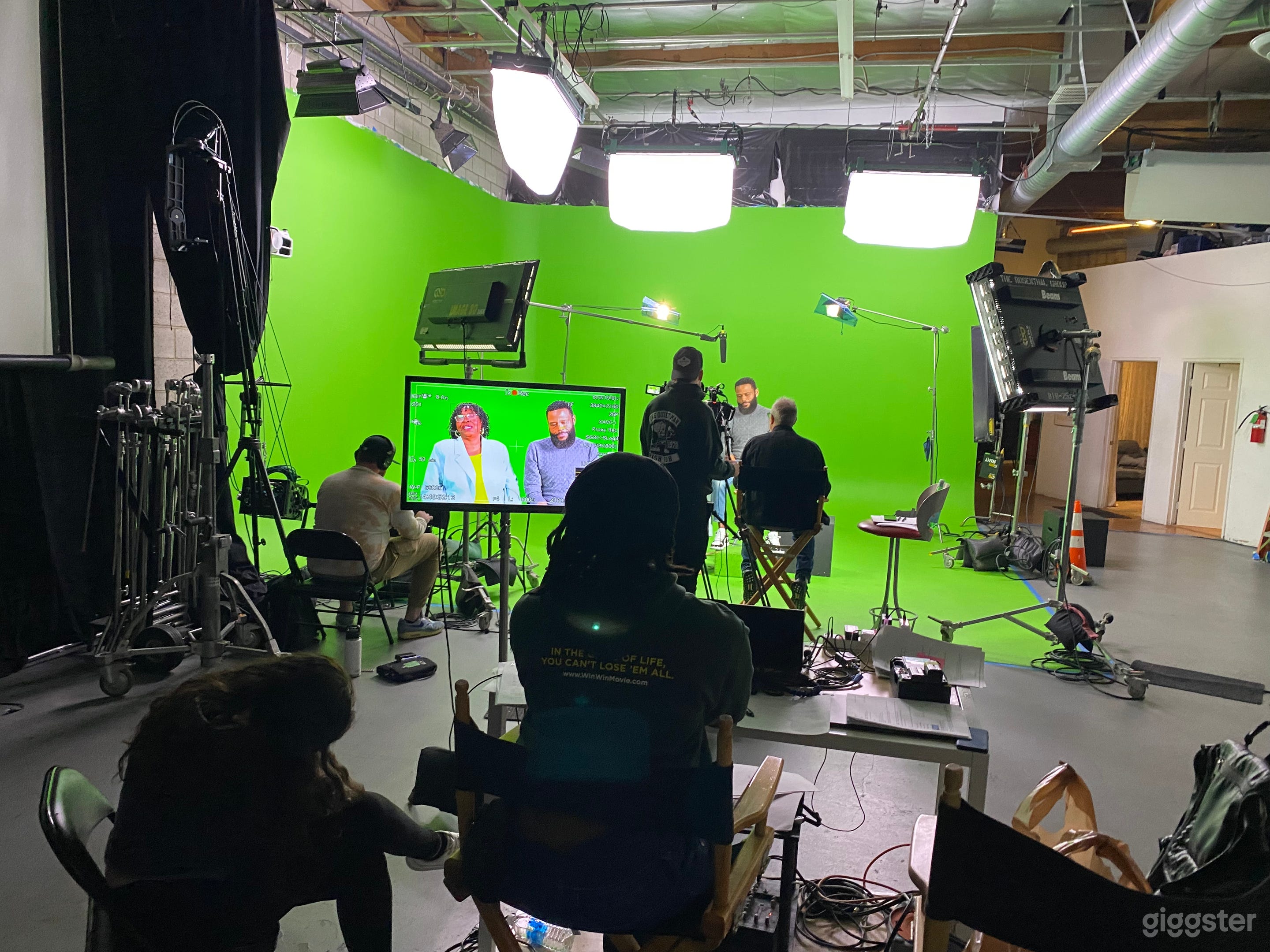 Actor Anthony Anderson filming his E channel tv series here