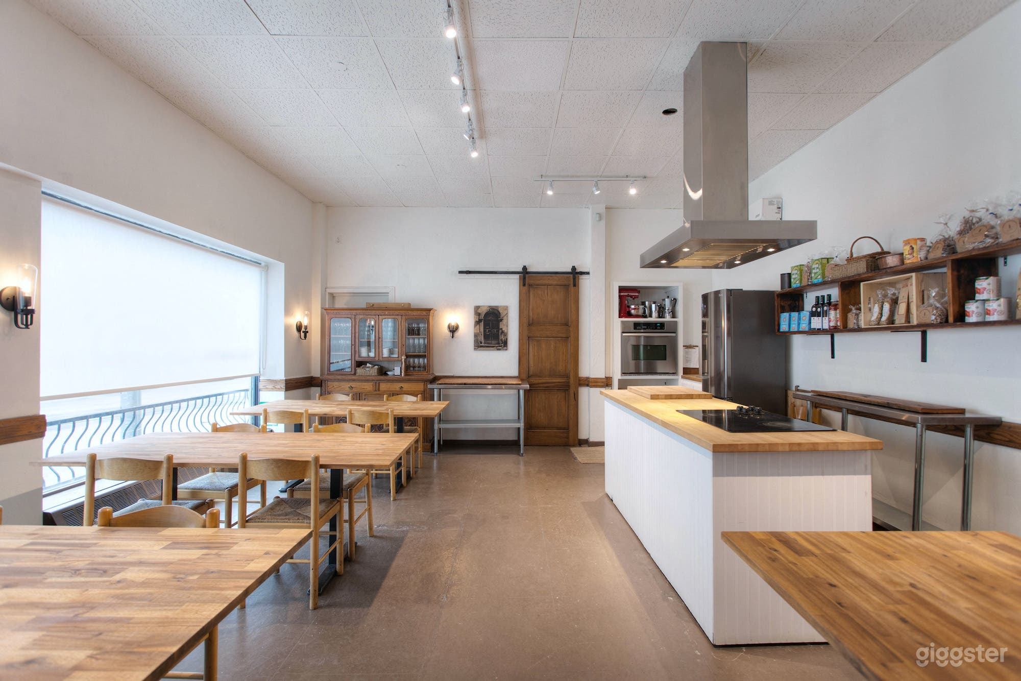 Upstairs diningroom 2 