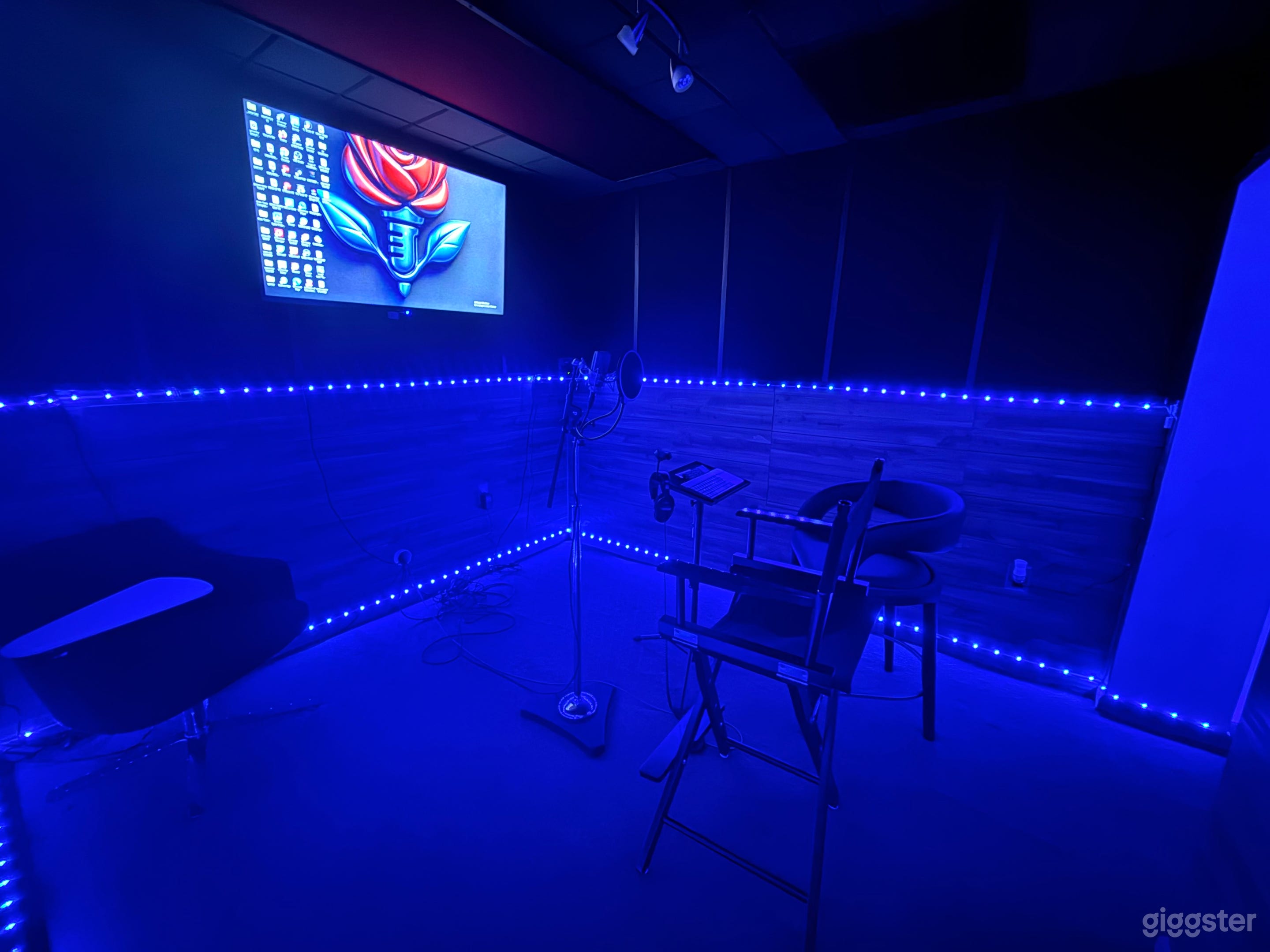 Luxurious Content House Photo 2