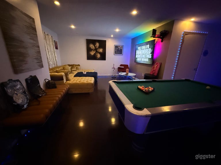  Luxurious Content House 