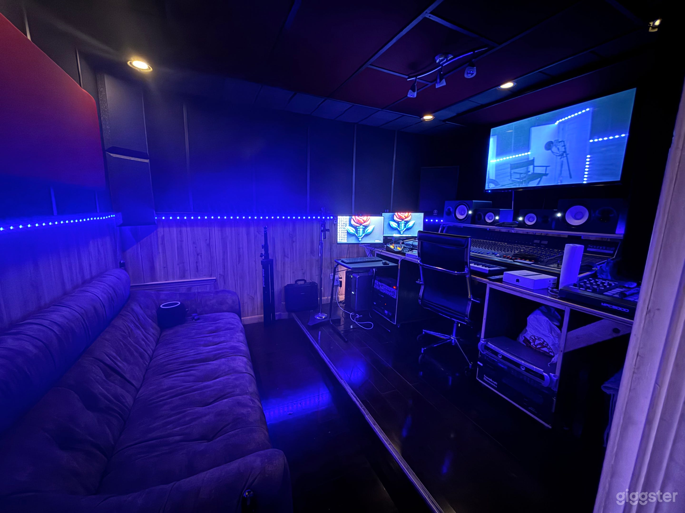 Luxurious Content House Photo 3