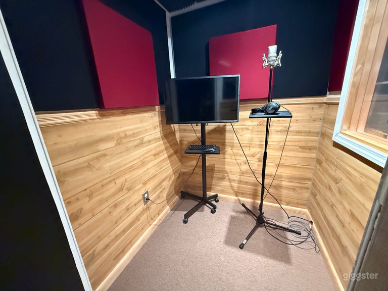  Luxurious Content House 