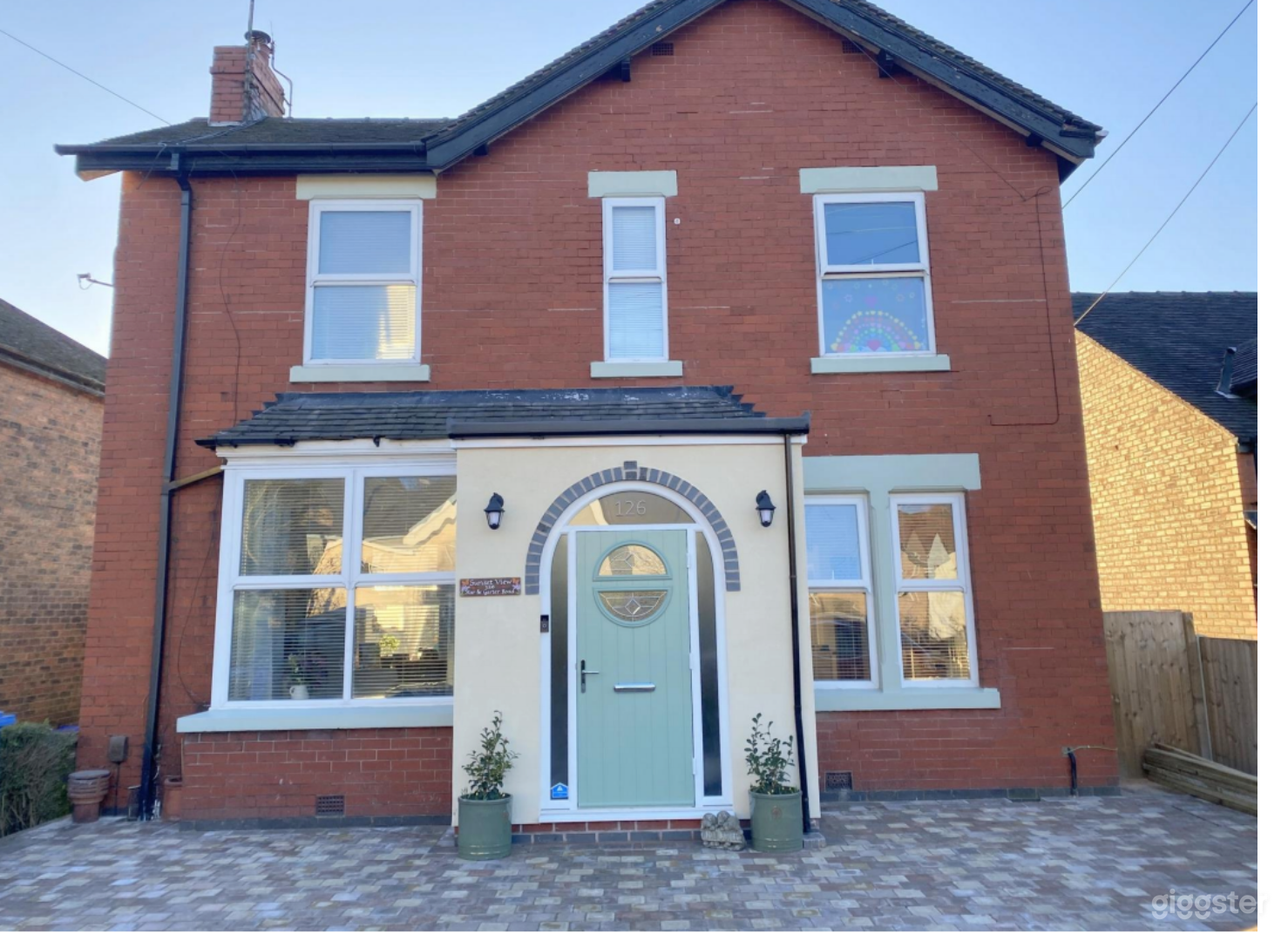 Sunset View was built in 1830s, you'll find a well established 3 bed detached house with period features. 
Impressive interior, recently modernised keeping period features at the heart of the home.
