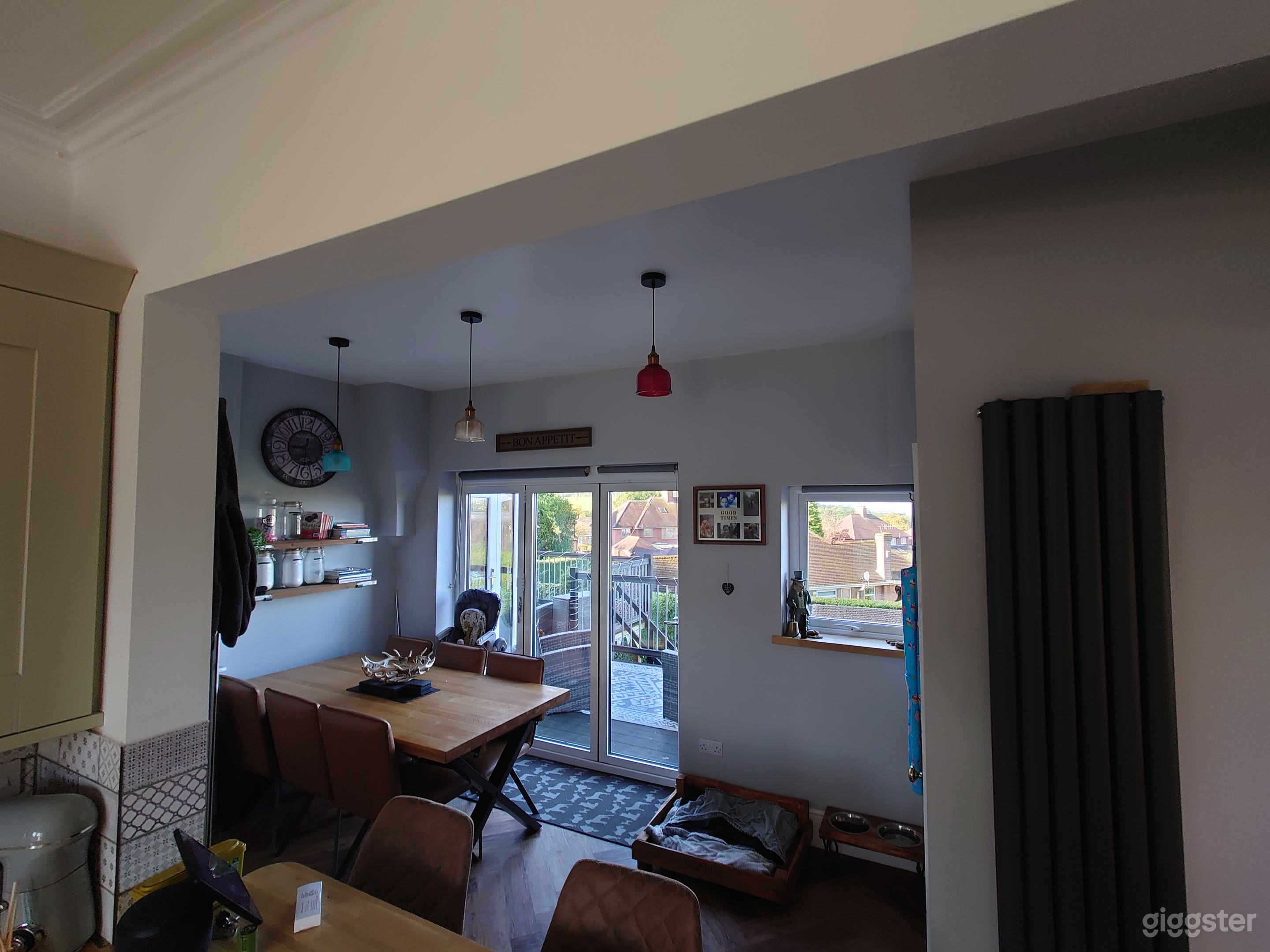 1830's Contemporary Home Photo 4