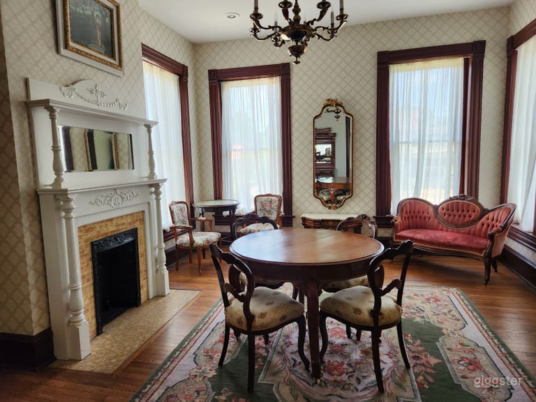  Shapira 1925 Vintage/Wallpapers/Unique Mansion 