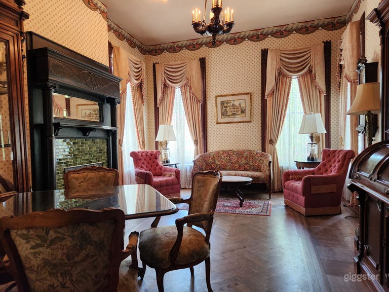  Shapira 1925 Vintage/Wallpapers/Unique Mansion 