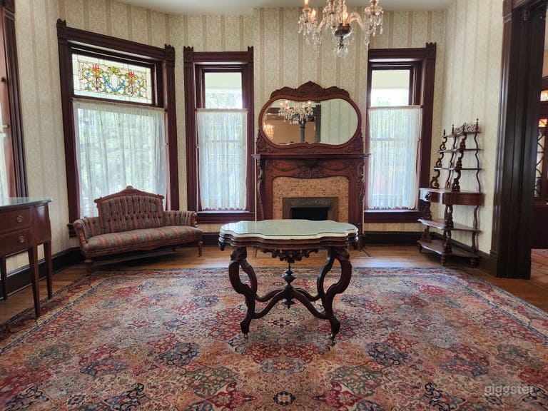  Shapira 1925 Vintage/Wallpapers/Unique Mansion 