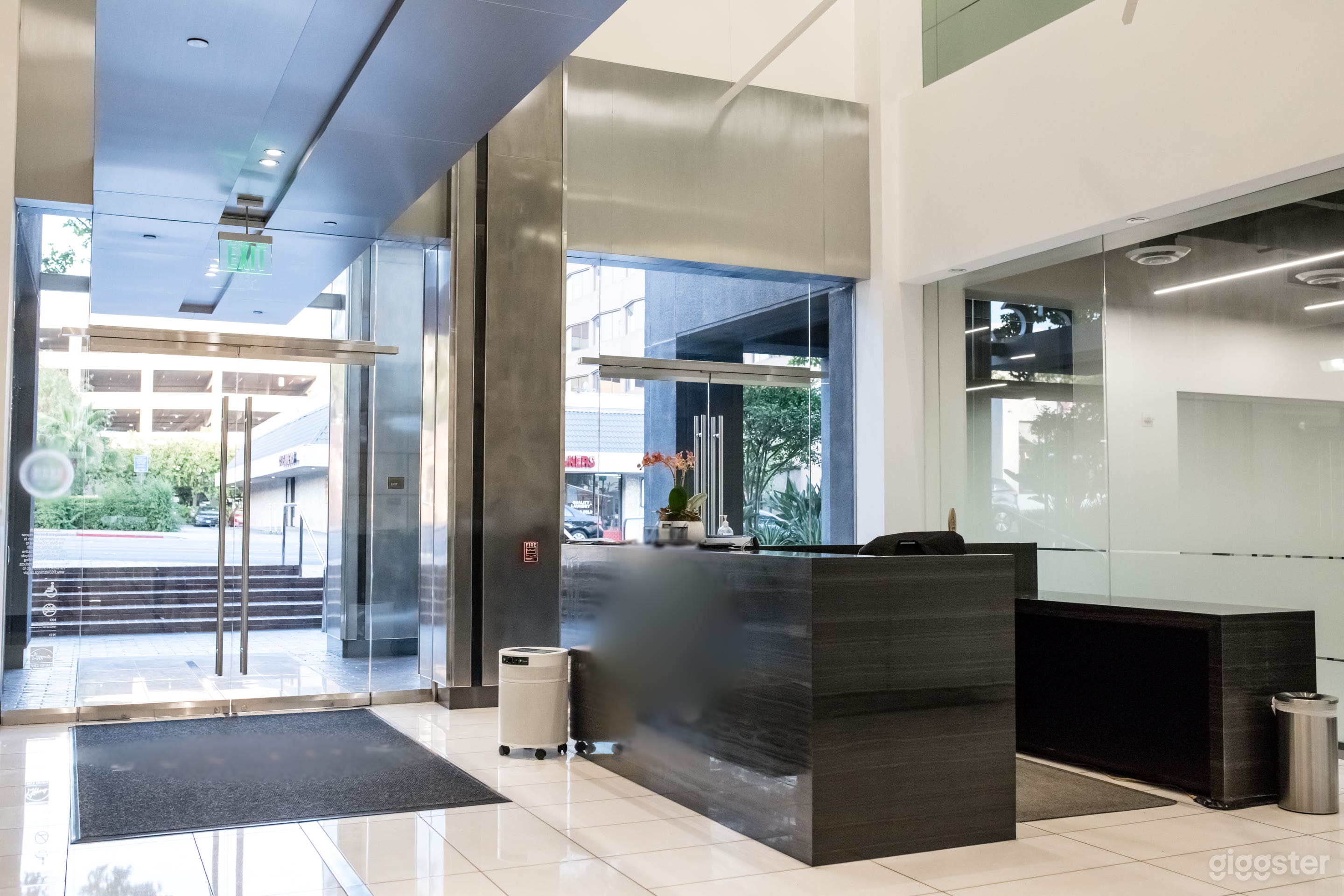 Nola 155 Lobby Photo 4