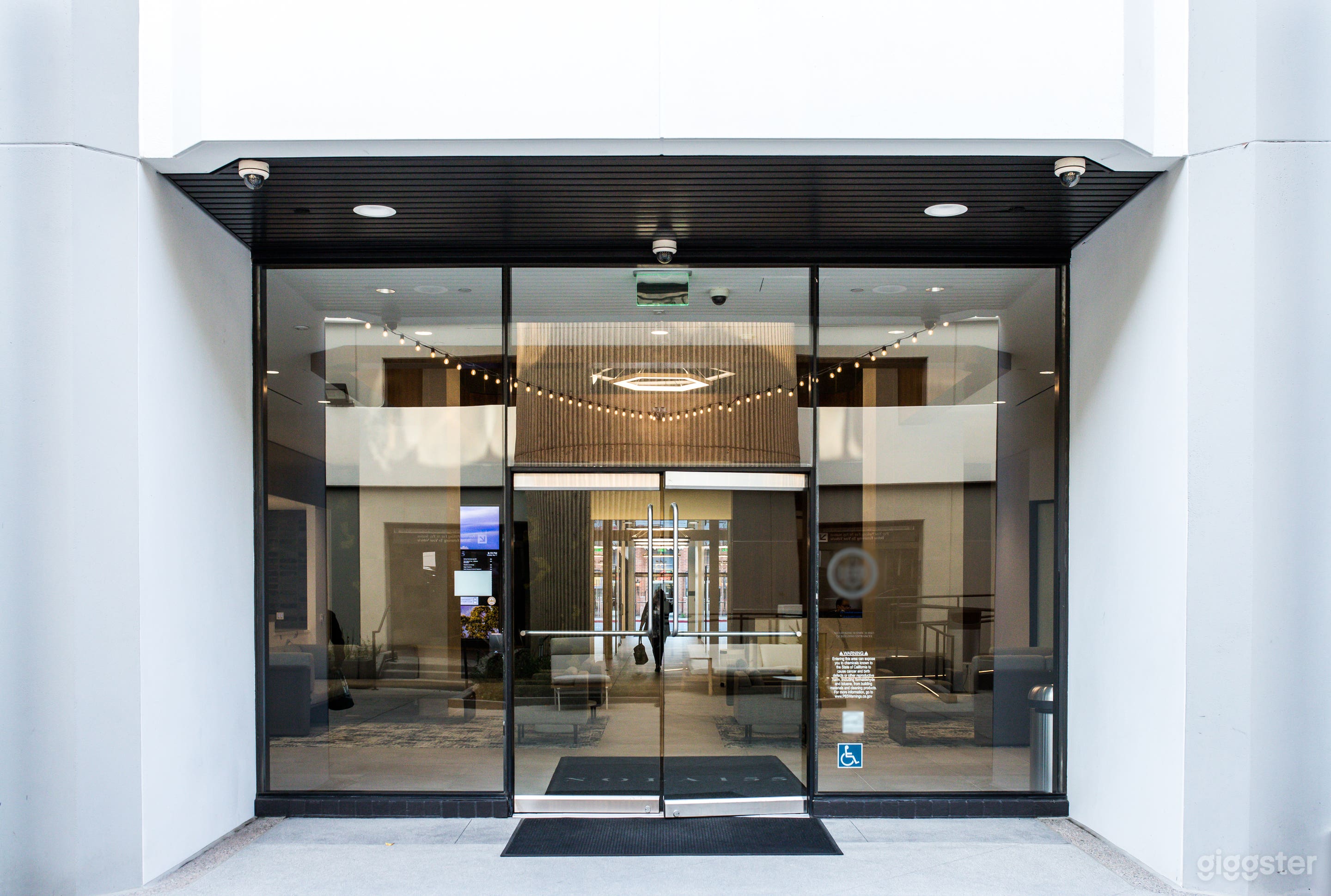 Nola 155 Lobby Photo 3