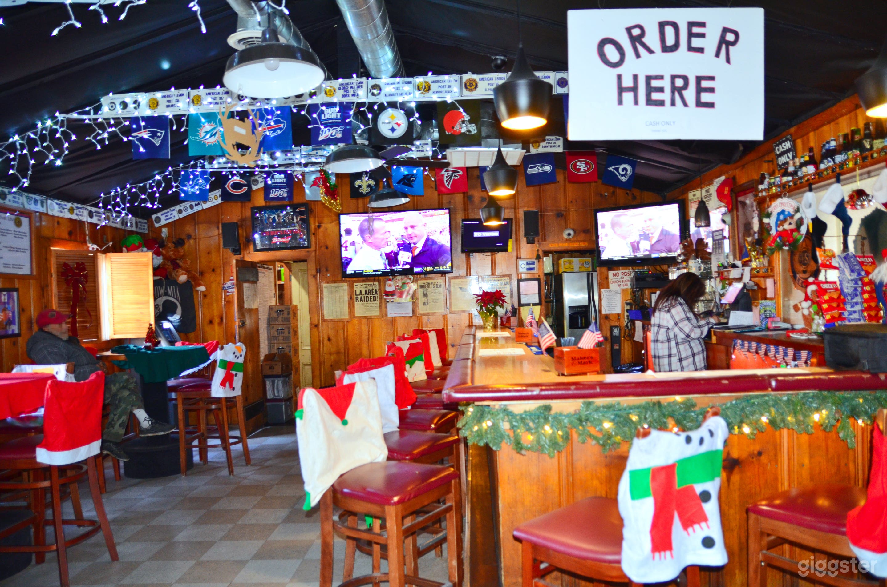 Large Hall With Bar &amp; Kitchen - Plenty Of Parking Photo 3