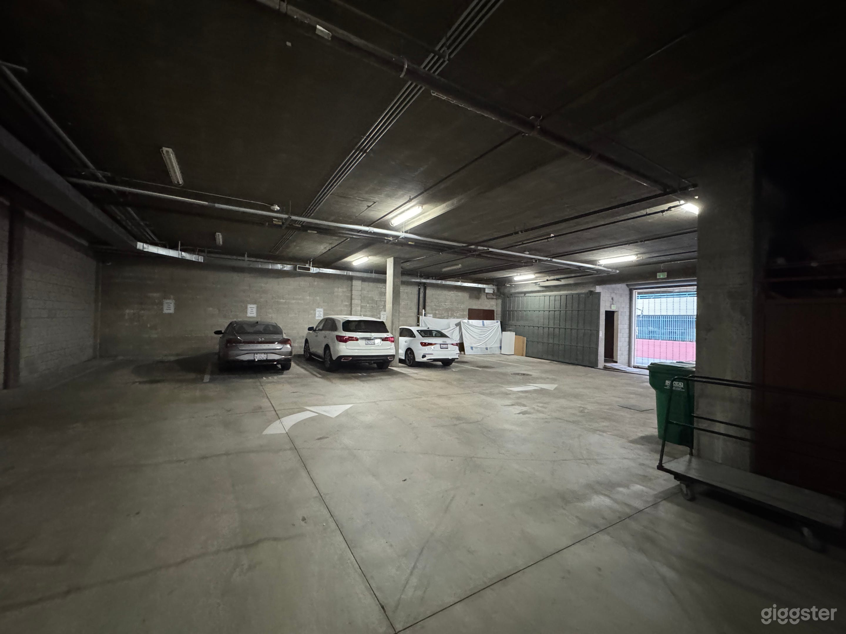 One of a kind underground parking Photo 3