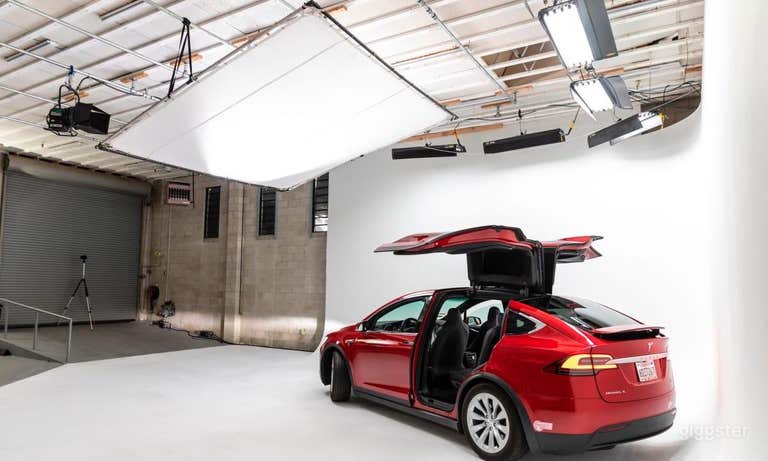  Reverse angle from back of cove to ramp and rollup door 