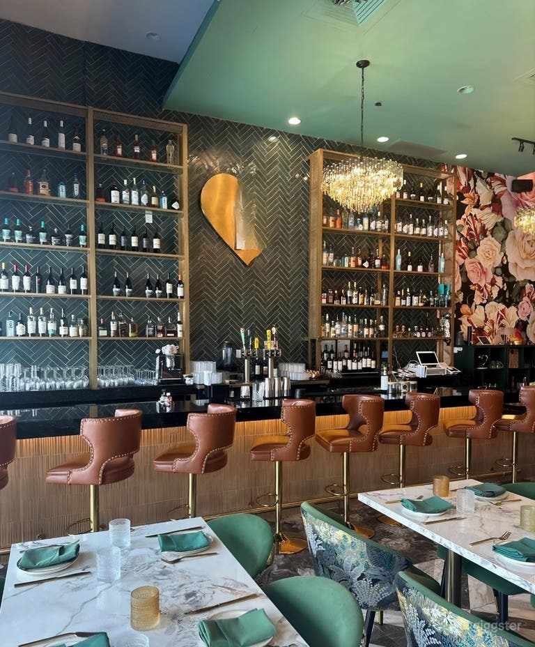  European Gastrobar with Outdoor & Private Lounge 