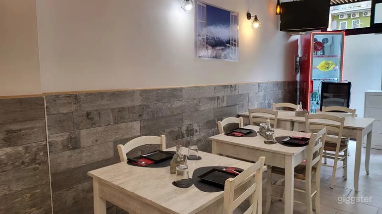  Intimate Traditional Pizzeria for Film & Events 