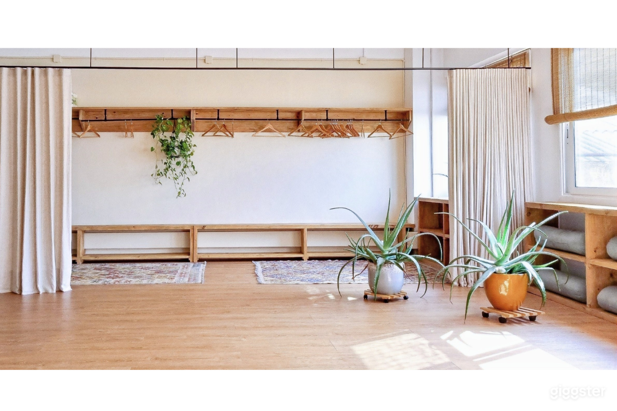 Warm &amp; Bright Event Space in Barcelona Photo 1