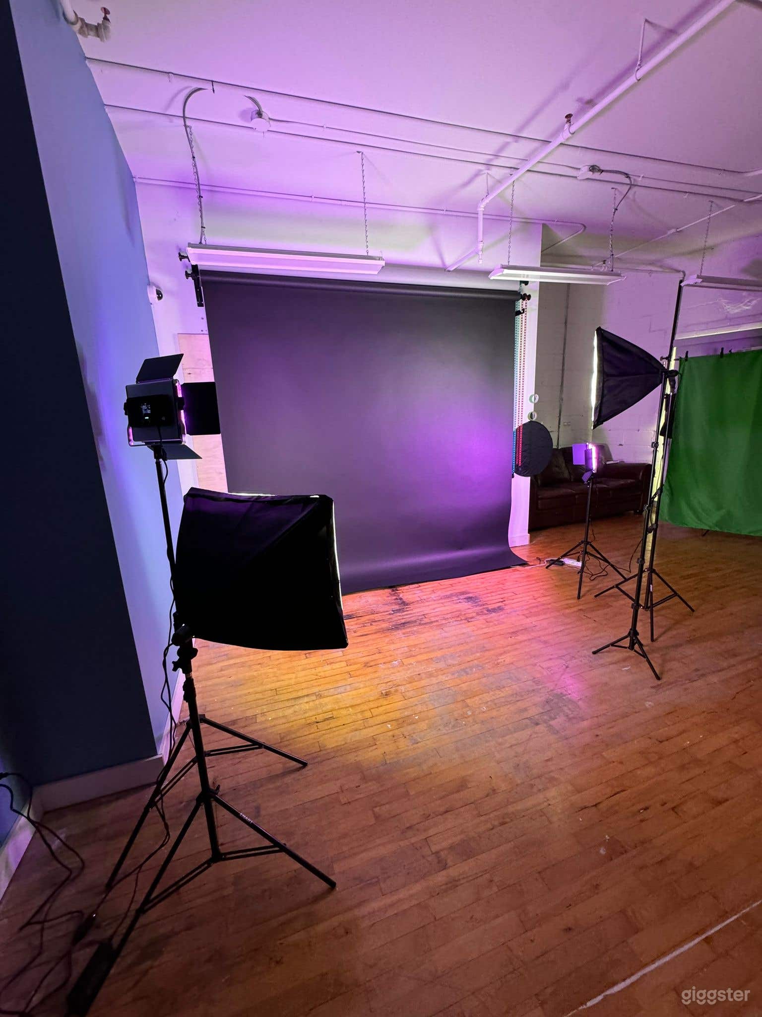 Downtown Affordable Photography Studio Photo 2