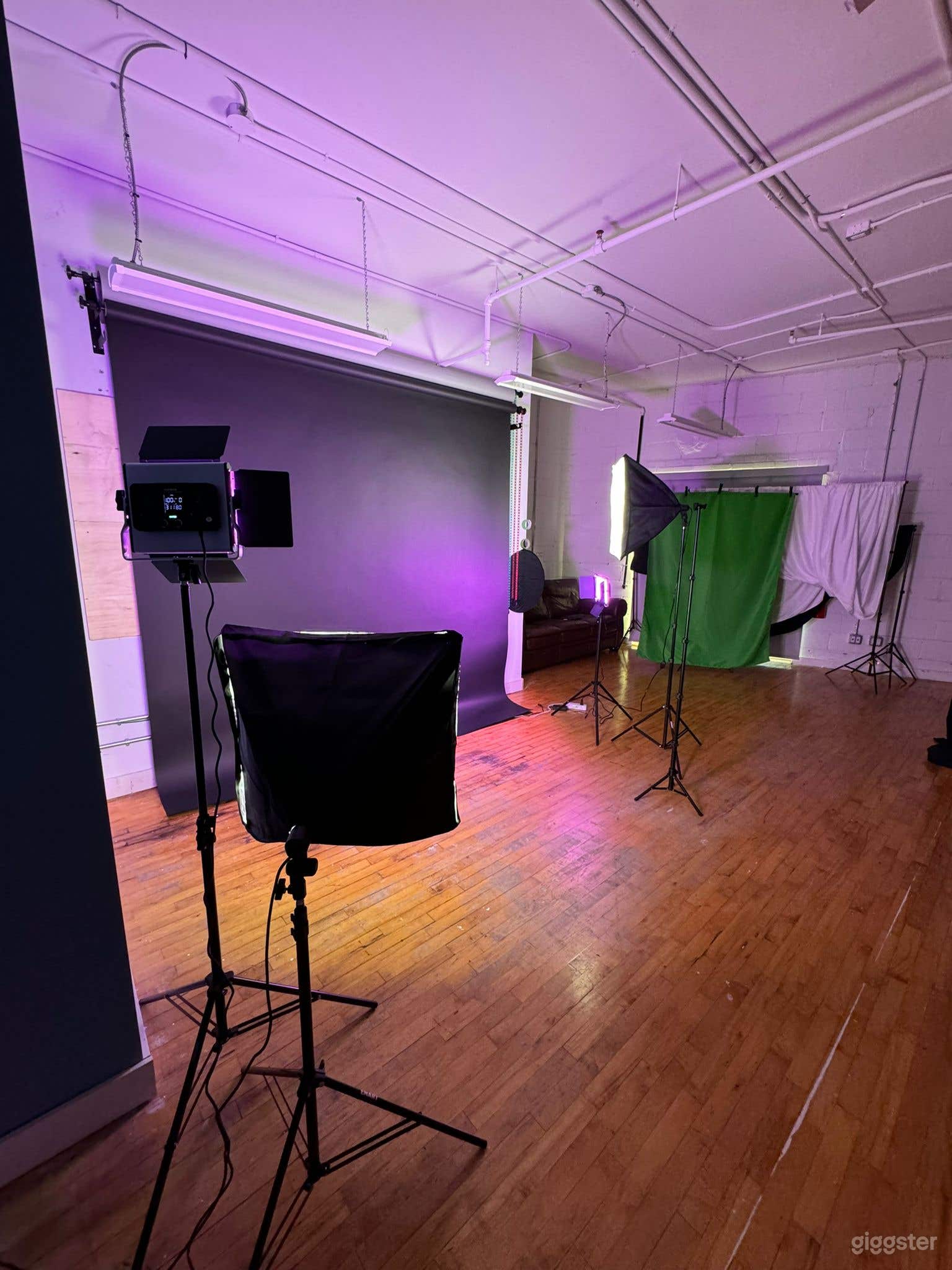 Downtown Affordable Photography Studio Photo 3