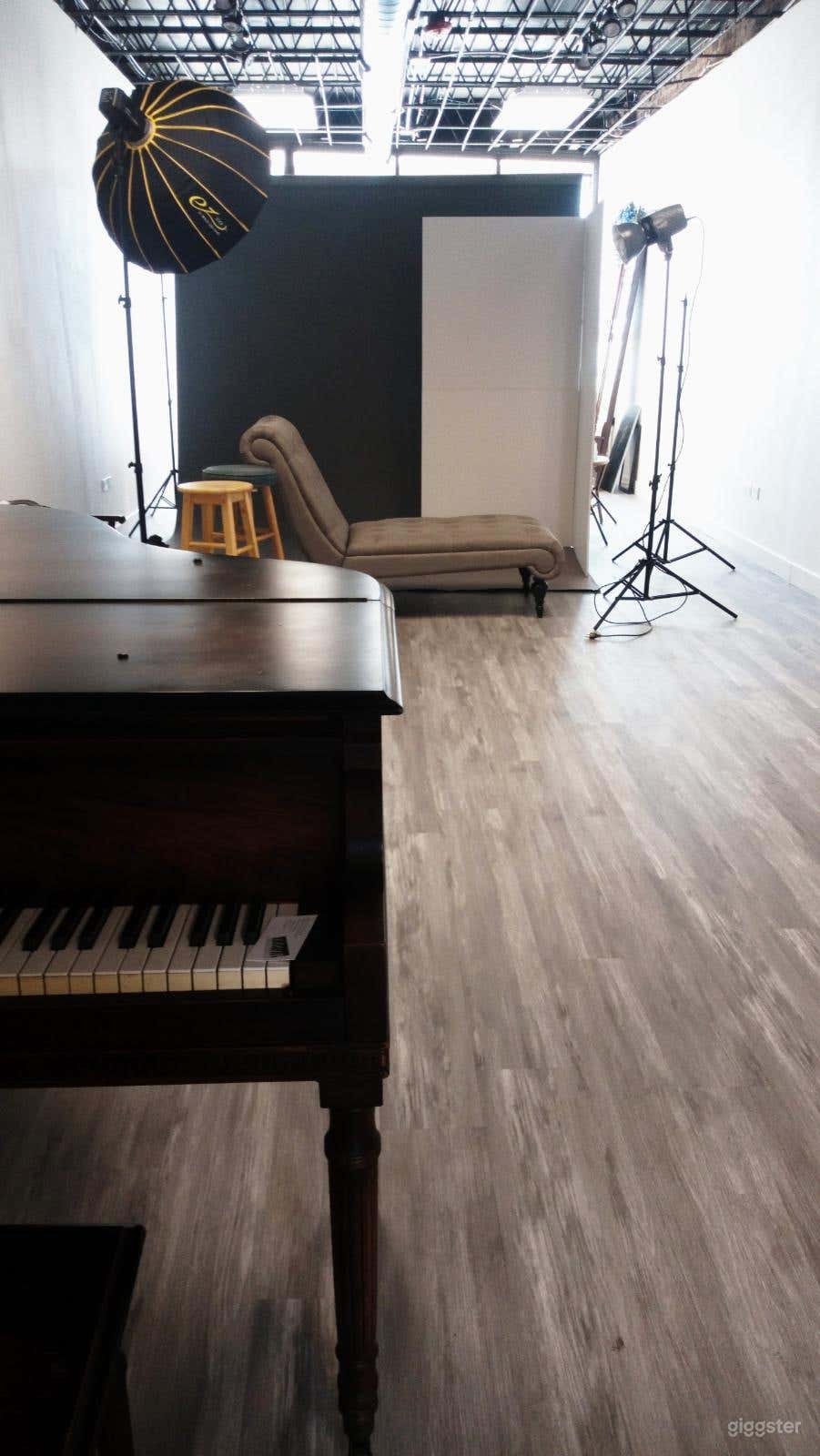 Medium-Size Photography Studio in Chicago Photo 4