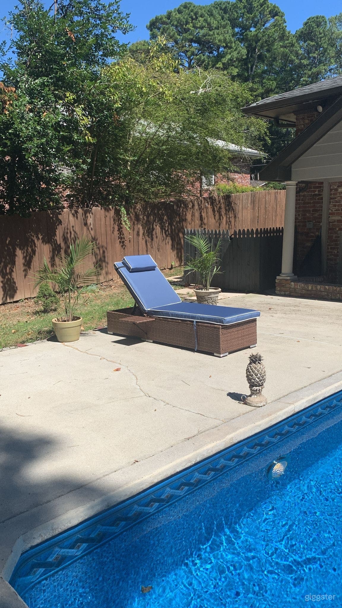 In town pool home with chef’s kitchen entertainer’s dream Photo 2