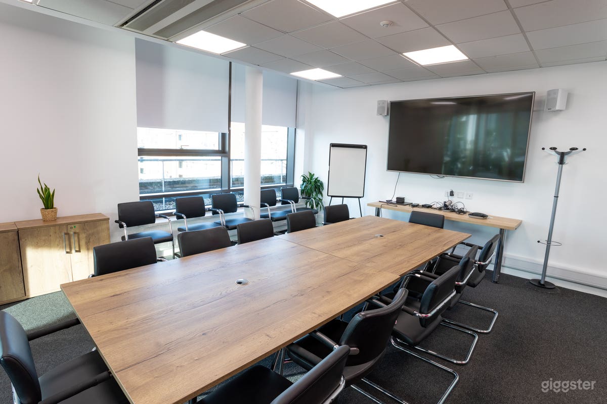 Meeting Room with Video Conferencing - Kings Cross Photo 1