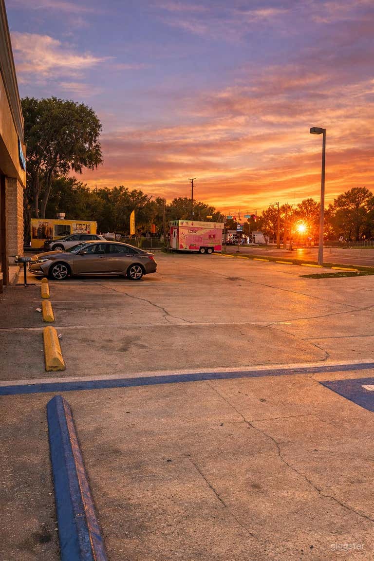  All-Occasion Event Space – Cozy & Photogenic 