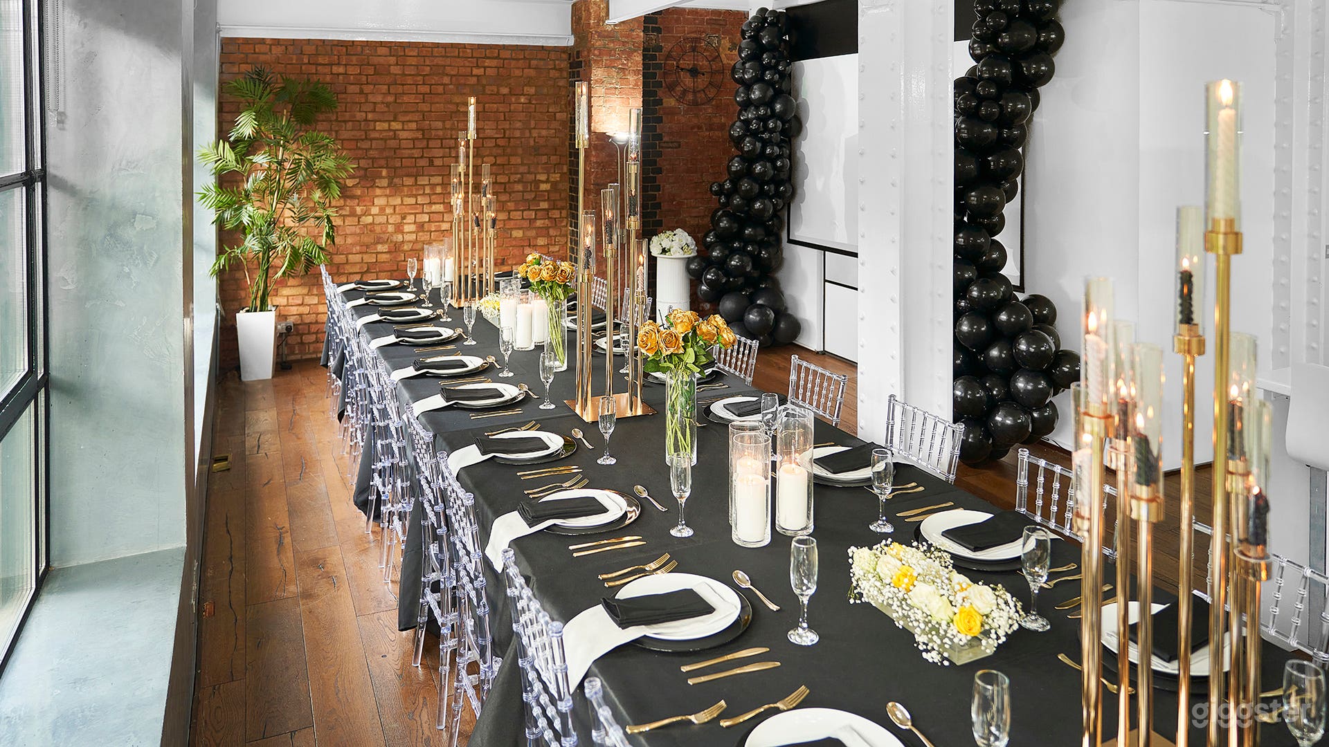 UniQ Studios Photo 1