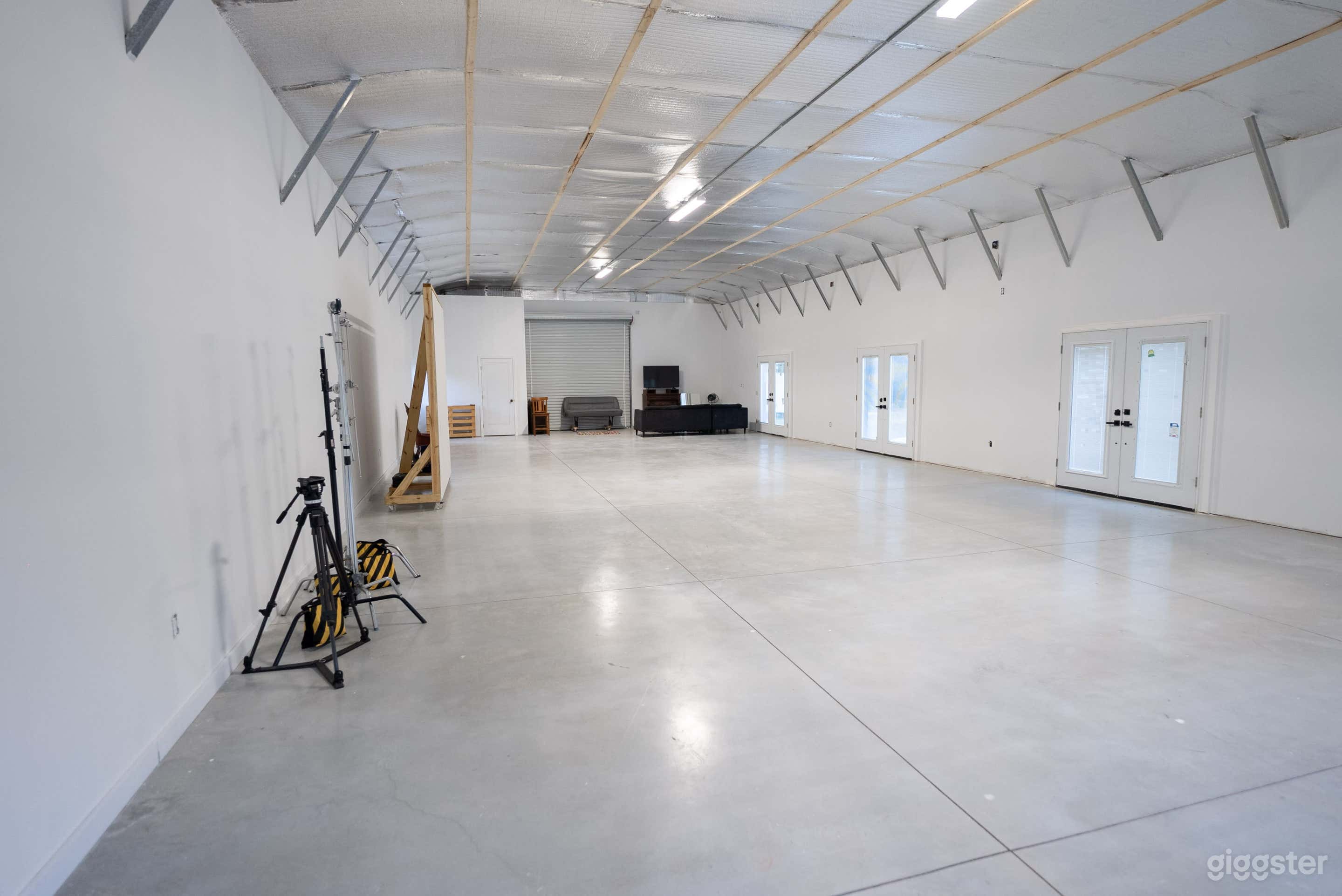 Spacious Photo & Film Studio with 2-Acre Outdoor Location Photo 4