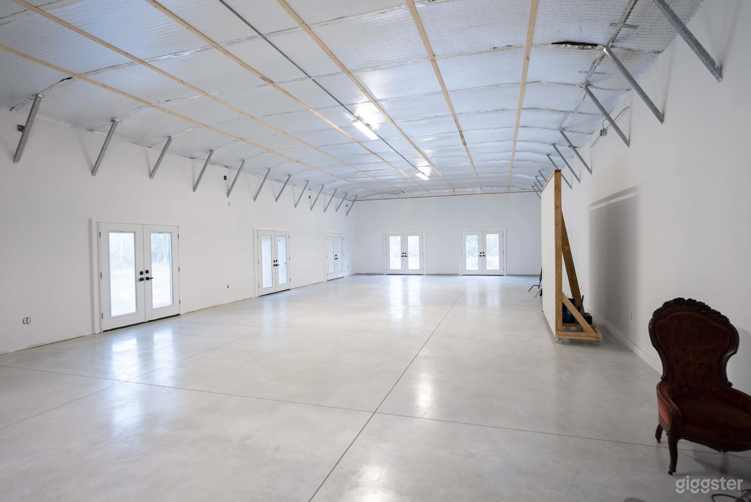 Spacious Photo & Film Studio with 2-Acre Outdoor Location Photo 2