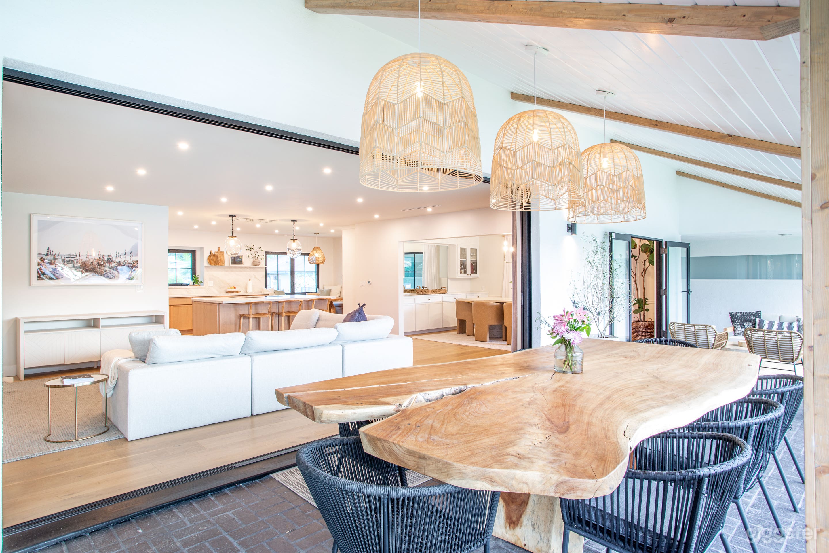 Amazing Modern Home with a Boho Twist! Photo 2