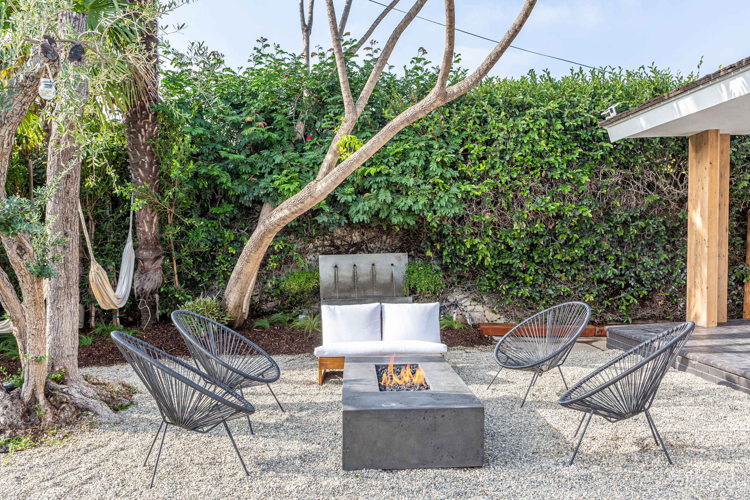 Amazing Modern Home with a Boho Twist! Photo 4