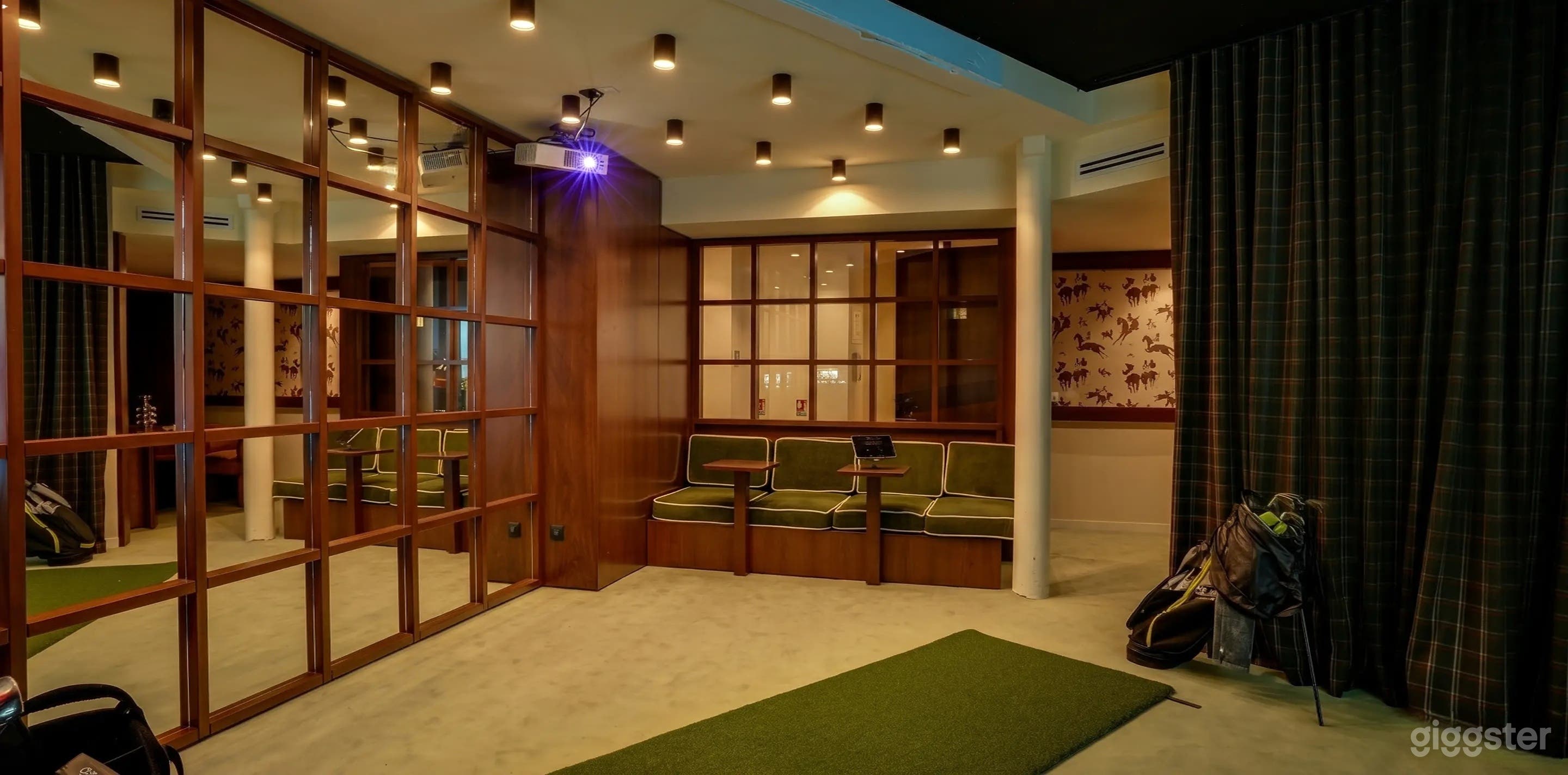 Photo de Golf intérieur & bar à cocktails (Établissement entier) 3