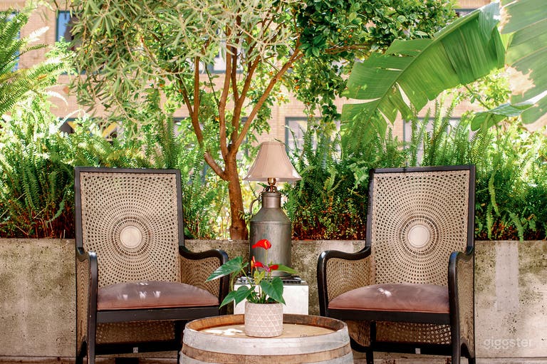  Urban Oasis with Lush Patio in the Heart of SF 