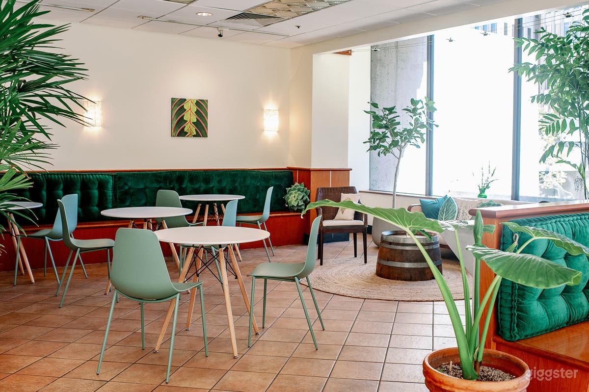 Urban Oasis with Lush Patio in the Heart of SF Photo 3