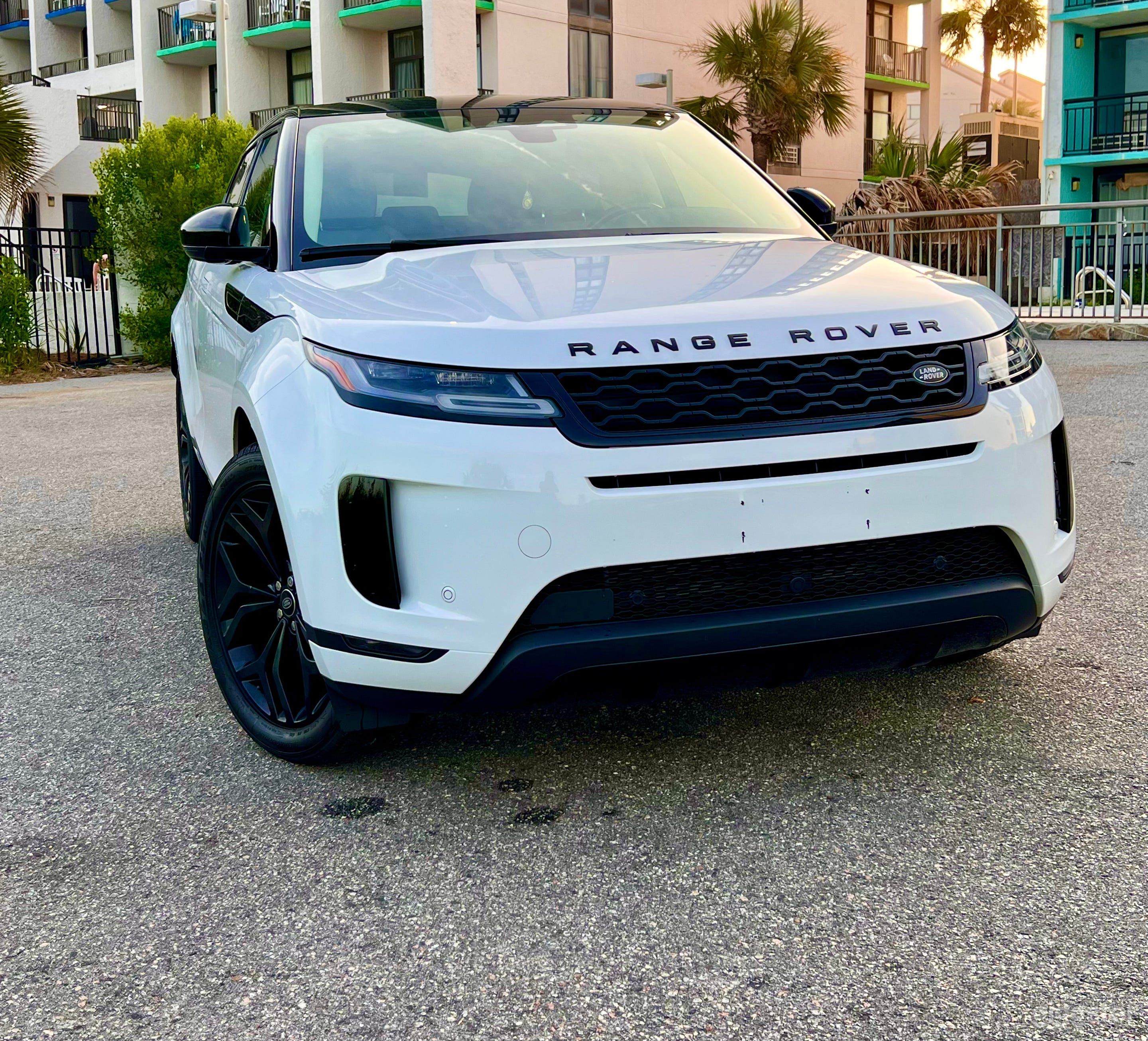 Cinematic Range Rover Evoque for Photo & Film Photo 2
