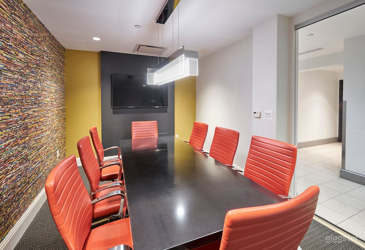 Colorful Conference Room in DuPont Circle Photo 2