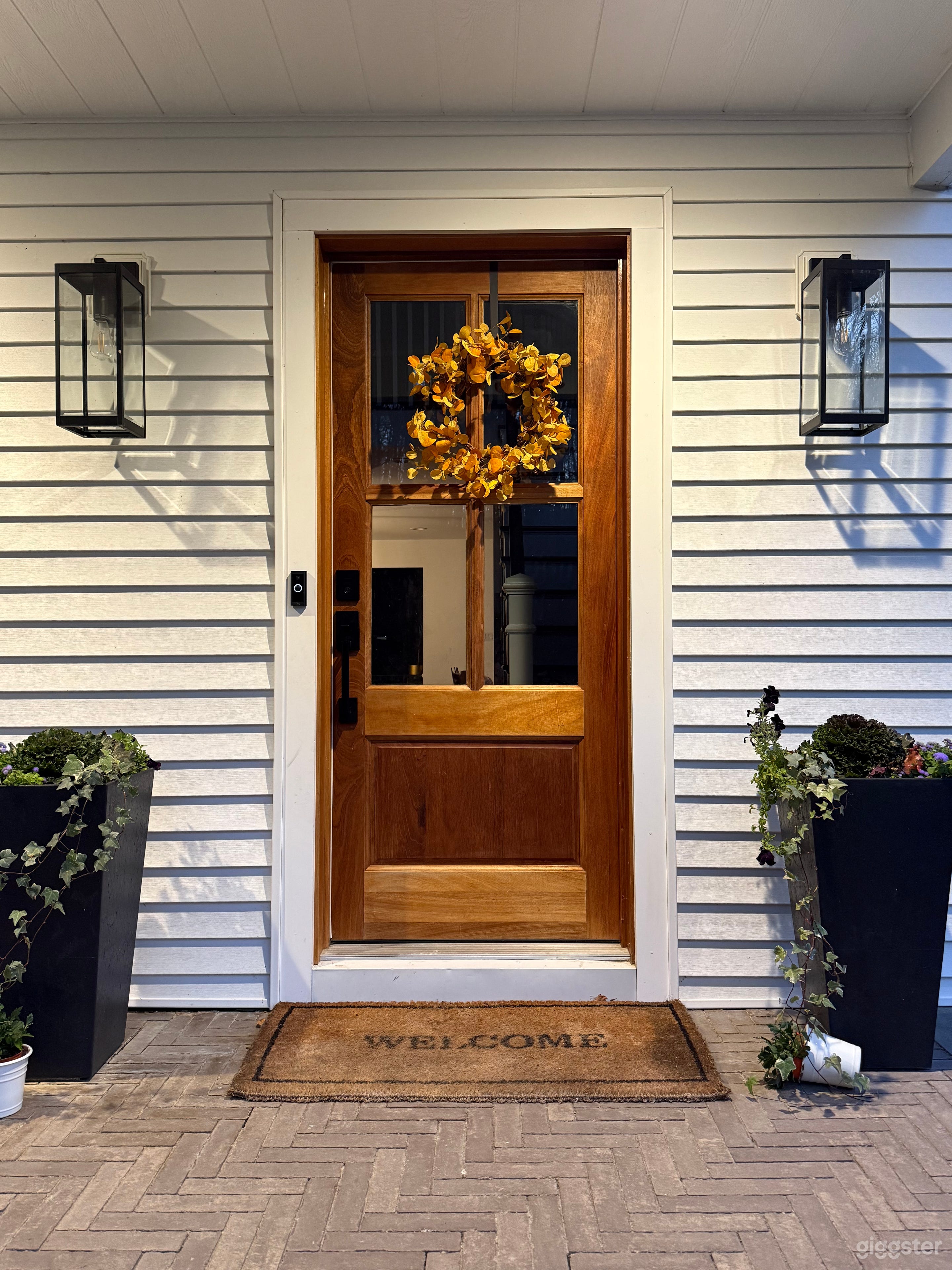 Black and White Modern Farm House Photo 3