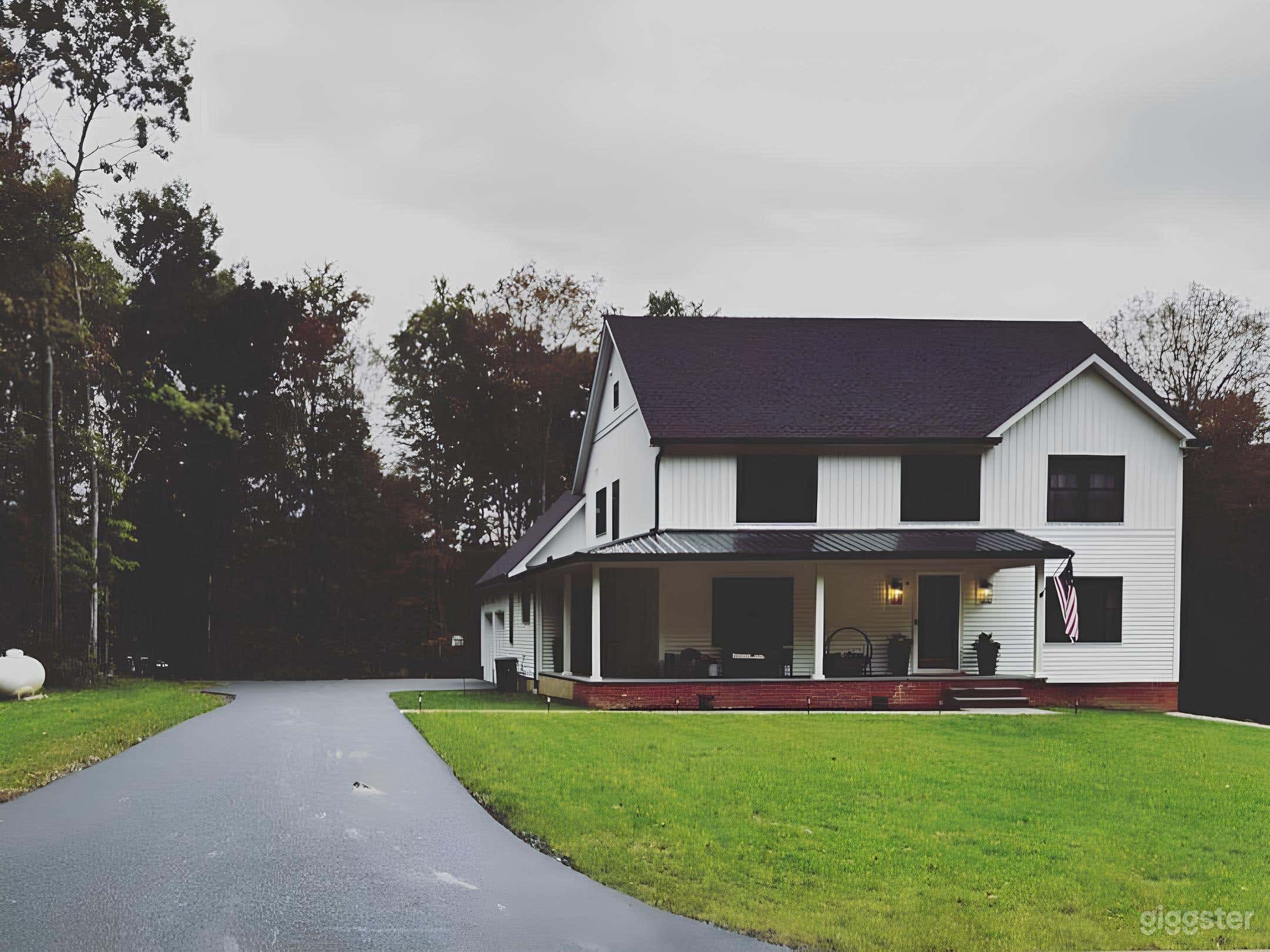 Black and White Modern Farm House Photo 2