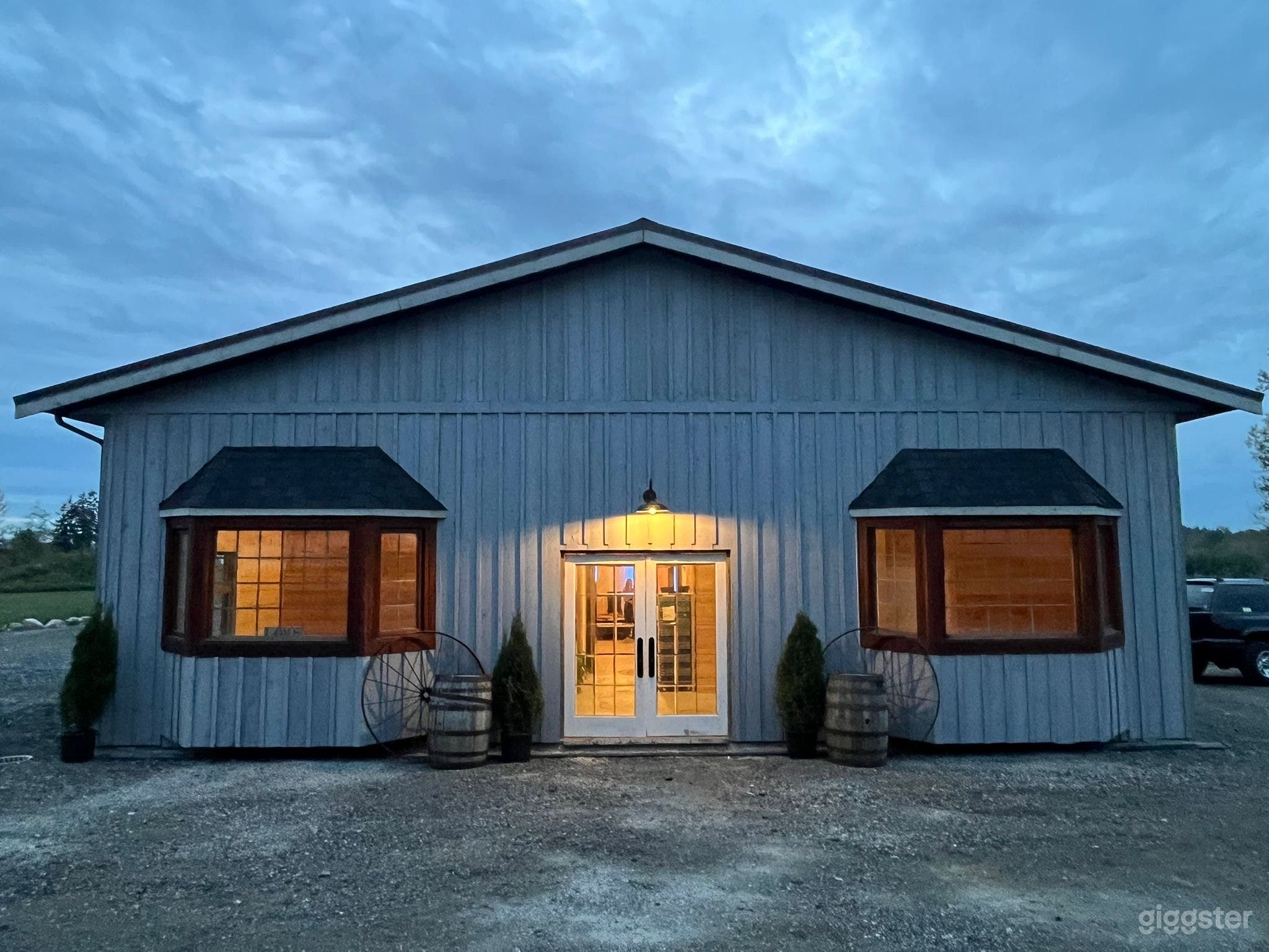 3,500 SQ FT Rural rustic farm hall with outdoor space Photo 1