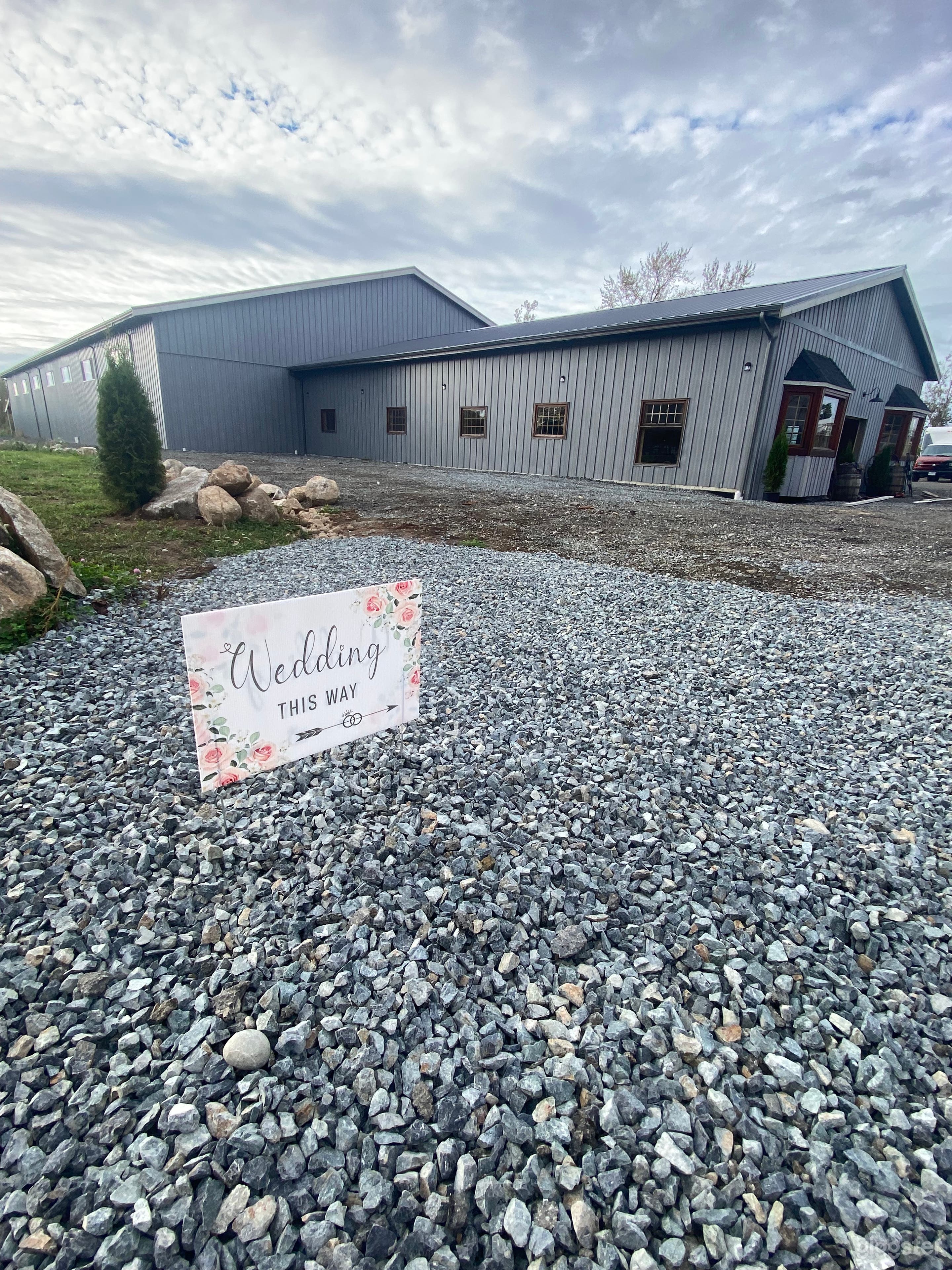 3,500 SQ FT Rural rustic farm hall with outdoor space Photo 3
